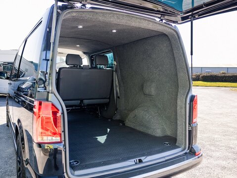 2.0 BiTDI T32 Highline Crew Van 5dr Diesel DSG 4Motion LWB Euro 6 (s/s) (199 ps)