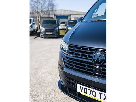 2.0 BiTDI T32 Highline Crew Van 5dr Diesel DSG 4Motion LWB Euro 6 (s/s) (199 ps)