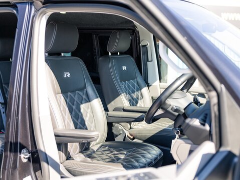 2.0 BiTDI T32 Highline Crew Van 5dr Diesel DSG 4Motion LWB Euro 6 (s/s) (199 ps)