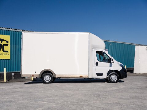 35 L3 2.2BlueHDi Low Platform Luton 140ps Enterpri Luton 2.2 Manual Diesel