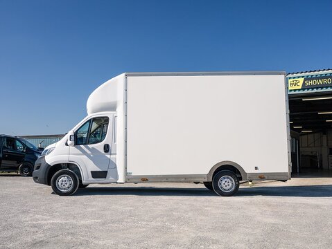 35 L3 2.2BlueHDi Low Platform Luton 140ps Enterpri Luton 2.2 Manual Diesel