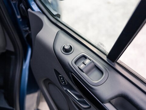 2.0 300 EcoBlue Limited Panel Van 5dr Diesel Manual L2 H1 Euro 6 (s/s) (130 ps)