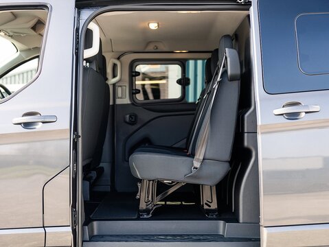 2.0 300 EcoBlue Limited Crew Van Double Cab 5dr Diesel Auto L1 H1 Euro 6 (s/s) (170 ps)