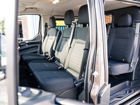 2.0 300 EcoBlue Limited Crew Van Double Cab 5dr Diesel Auto L1 H1 Euro 6 (s/s) (170 ps)