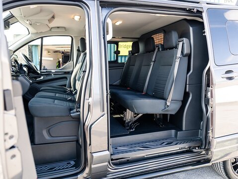 2.0 300 EcoBlue Limited Crew Van Double Cab 5dr Diesel Auto L1 H1 Euro 6 (s/s) (170 ps)