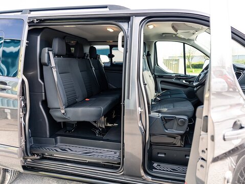 2.0 300 EcoBlue Limited Crew Van Double Cab 5dr Diesel Auto L1 H1 Euro 6 (s/s) (170 ps)