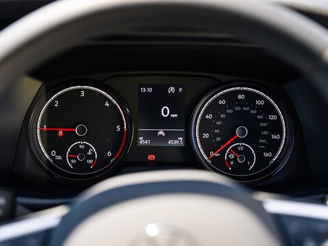 T32 Tdi Kombi Highline 2.0 4dr Kombi Diesel