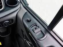 Ford Transit Custom Signature 280 2.0 EcoBlue 130 Bhp Limited L1 SWB 3-Seat Diesel 6-Speed Manual Panel Van