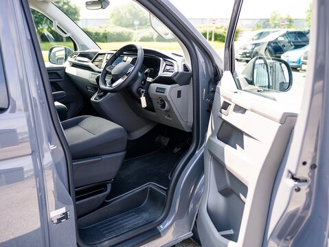 2.0 TDI T32 Highline Kombi Double Cab 5dr Diesel DSG FWD SWB Euro 6 (s/s) (150 ps)