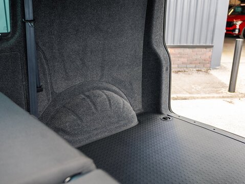 2.0 TDI T32 Highline Kombi Double Cab 5dr Diesel DSG FWD SWB Euro 6 (s/s) (150 ps)