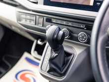 Volkswagen Transporter T6.1 T32 2.0 TDI 150 BHP Highline SWB 5 Seat Kombi Euro 6 Diesel DSG 7-Speed Automatic Van