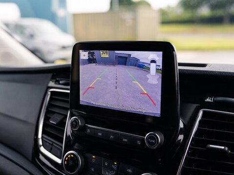 2.0 300 EcoBlue Limited Crew Van Double Cab 5dr Diesel Manual L1 H1 Euro 6 (s/s) (130 ps)