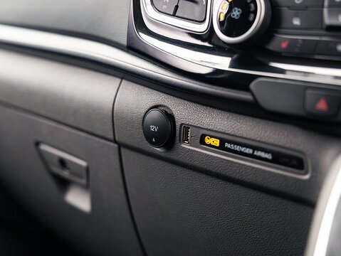 2.0 300 EcoBlue Limited Crew Van Double Cab 5dr Diesel Manual L1 H1 Euro 6 (s/s) (130 ps)