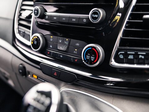 2.0 300 EcoBlue Limited Crew Van Double Cab 5dr Diesel Manual L1 H1 Euro 6 (s/s) (130 ps)