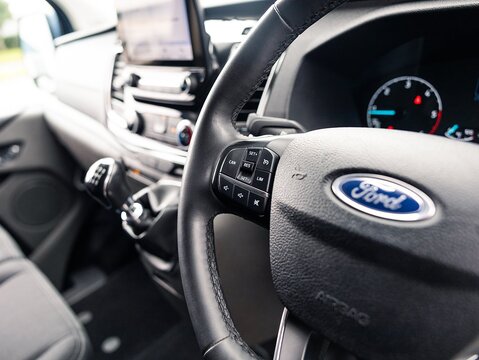 2.0 300 EcoBlue Limited Crew Van Double Cab 5dr Diesel Manual L1 H1 Euro 6 (s/s) (130 ps)