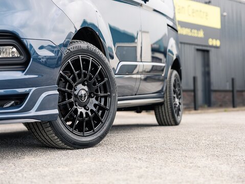 2.0 300 EcoBlue Limited Crew Van Double Cab 5dr Diesel Manual L1 H1 Euro 6 (s/s) (130 ps)