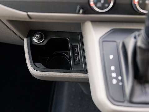 2.0 TDI T28 Highline Panel Van 5dr Diesel DSG FWD SWB Euro 6 (s/s) (150 ps)