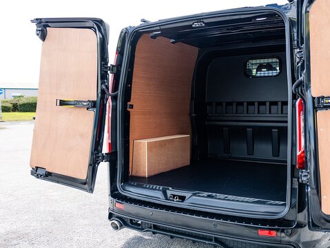 2.0 320 EcoBlue Limited Crew Van Double Cab 5dr Diesel Auto L2 H1 Euro 6 (170 ps)