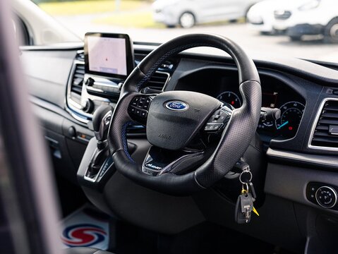 2.0 320 EcoBlue Limited Crew Van Double Cab 5dr Diesel Auto L2 H1 Euro 6 (170 ps)