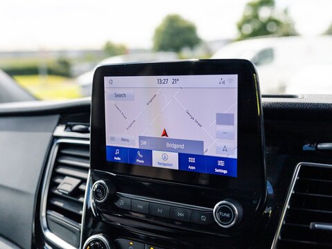 2.0 320 EcoBlue Limited Crew Van Double Cab 5dr Diesel Auto L2 H1 Euro 6 (170 ps)