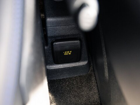 2.0 320 EcoBlue Limited Crew Van Double Cab 5dr Diesel Auto L2 H1 Euro 6 (170 ps)