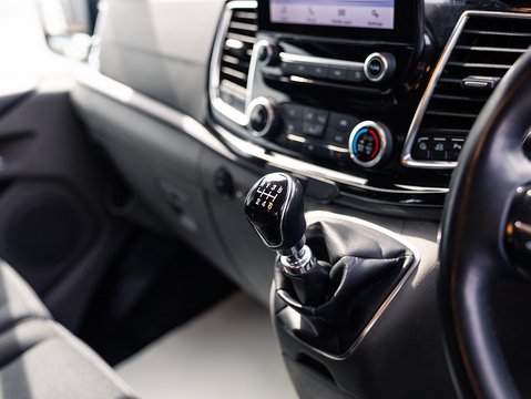 2.0 320 EcoBlue Limited Crew Van Double Cab 5dr Diesel Manual L1 H1 Euro 6 (s/s) (6 Seat) (130 ps)