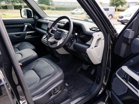 3.0 D300 MHEV X-Dynamic HSE Hard Top SUV 5dr Diesel Auto 4WD MWB Euro 6 (s/s) (300 ps)