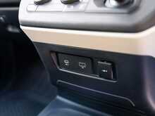 Land Rover Defender 110 3.0 D300 X-Dynamic HSE 6 Seat Hard Top Auto