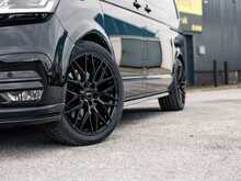 Volkswagen Transporter T6.1 T32 2.0 BiTDI 4Motion 204 BHP Highline SWB 8 Seat Kombi Euro 6 Diesel DSG 7-Speed Automatic Van