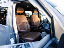 Volkswagen Transporter T6.1 T30 2.0 TDI 150 BHP Highline LWB 6 Seat Kombi Euro 6 Diesel DSG 7-Speed Automatic Van