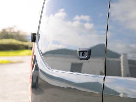 2.0 320 EcoBlue Limited Crew Van Double Cab 5dr Diesel Auto L1 H1 Euro 6 (170 ps)