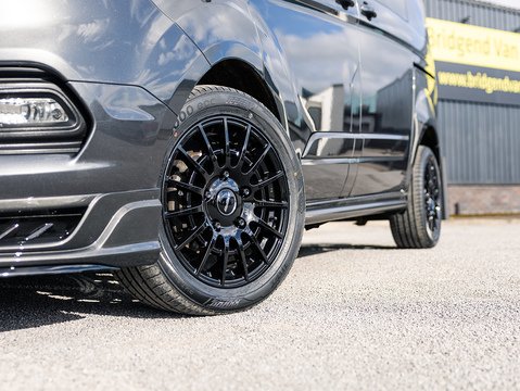 2.0 320 EcoBlue Limited Crew Van Double Cab 5dr Diesel Auto L1 H1 Euro 6 (170 ps)