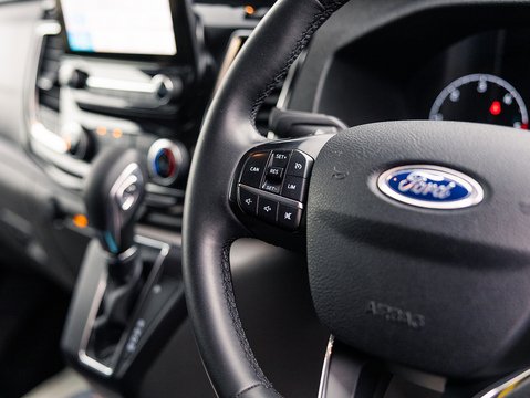 2.0 320 EcoBlue Limited Crew Van Double Cab 5dr Diesel Auto L2 H1 Euro 6 (130 ps)