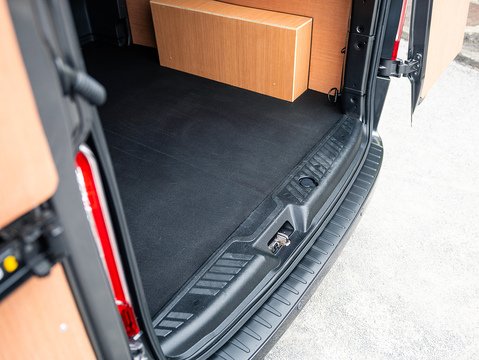 2.0 320 EcoBlue Limited Crew Van Double Cab 5dr Diesel Auto L2 H1 Euro 6 (130 ps)