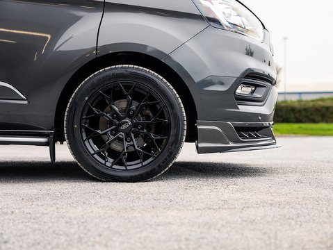 2.0 320 EcoBlue Limited Crew Van Double Cab 5dr Diesel Auto L2 H1 Euro 6 (130 ps)