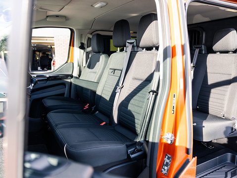 2.0 320 EcoBlue Limited Crew Van Double Cab 5dr Diesel Manual L2 H1 Euro 6 (s/s) (6 Seat) (130 ps)