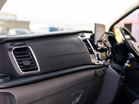 2.0 320 EcoBlue Limited Crew Van Double Cab 5dr Diesel Manual L2 H1 Euro 6 (s/s) (6 Seat) (130 ps)