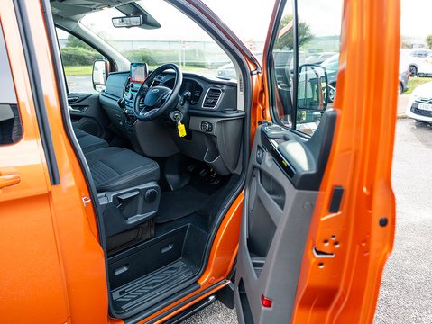 2.0 320 EcoBlue Limited Crew Van Double Cab 5dr Diesel Manual L2 H1 Euro 6 (s/s) (6 Seat) (130 ps)