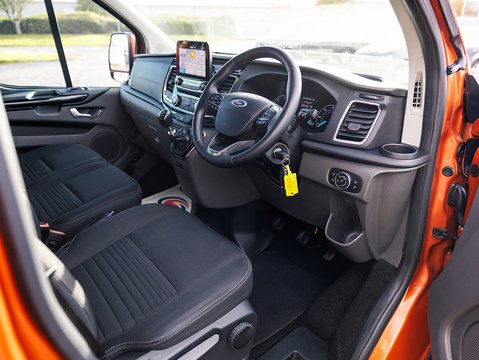 2.0 320 EcoBlue Limited Crew Van Double Cab 5dr Diesel Manual L2 H1 Euro 6 (s/s) (6 Seat) (130 ps)