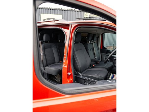 2.0 320 EcoBlue Limited Crew Van Double Cab 5dr Diesel Auto L2 H1 Euro 6 (s/s) (170 ps)