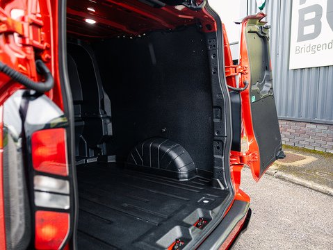 2.0 320 EcoBlue Limited Crew Van Double Cab 5dr Diesel Auto L2 H1 Euro 6 (s/s) (170 ps)