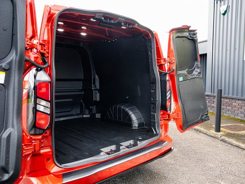 2.0 320 EcoBlue Limited Crew Van Double Cab 5dr Diesel Auto L2 H1 Euro 6 (s/s) (170 ps)