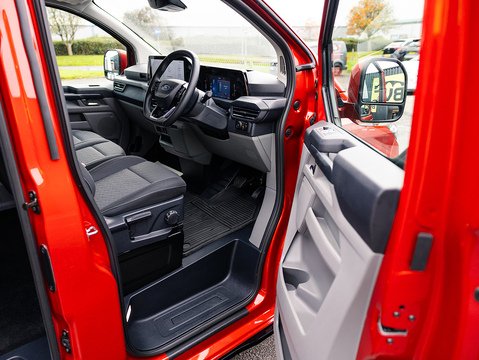 2.0 320 EcoBlue Limited Crew Van Double Cab 5dr Diesel Auto L2 H1 Euro 6 (s/s) (170 ps)