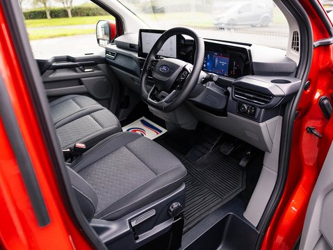 2.0 320 EcoBlue Limited Crew Van Double Cab 5dr Diesel Auto L2 H1 Euro 6 (s/s) (170 ps)