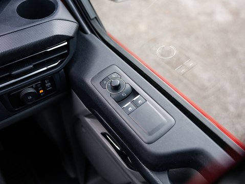 2.0 320 EcoBlue Limited Crew Van Double Cab 5dr Diesel Auto L2 H1 Euro 6 (s/s) (170 ps)