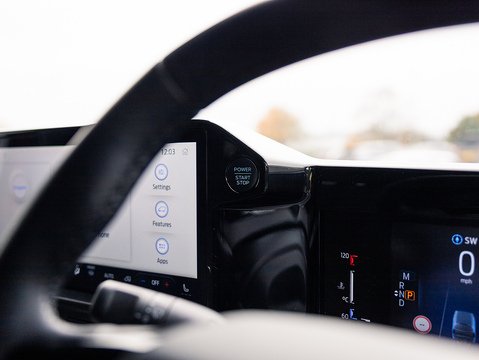 2.0 320 EcoBlue Limited Crew Van Double Cab 5dr Diesel Auto L2 H1 Euro 6 (s/s) (170 ps)