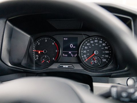 2.0 TDI CR35 Startline Double Cab Chassis Cab 4dr Diesel Manual FWD LWB Euro 6 (s/s) (140 ps)