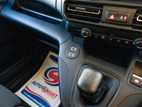 1.5 BlueHDi 1000 Driver M Panel Van 5dr Diesel Manual SWB Euro 6 (s/s) (100 ps)