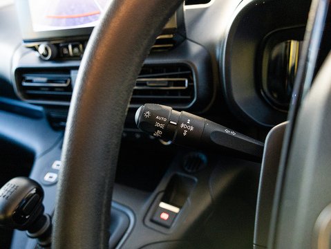 1.5 BlueHDi 1000 Driver M Panel Van 5dr Diesel Manual SWB Euro 6 (s/s) (100 ps)