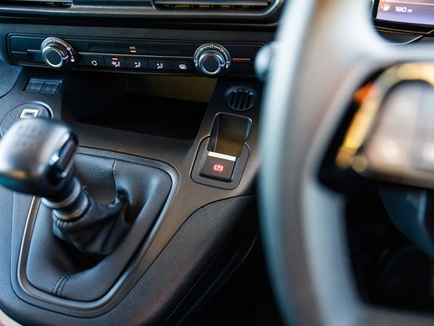 1.5 BlueHDi 1000 Driver M Panel Van 5dr Diesel Manual SWB Euro 6 (s/s) (100 ps)